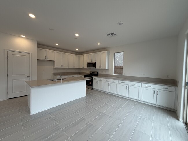 Building Photo - 7430 Pioneer Way