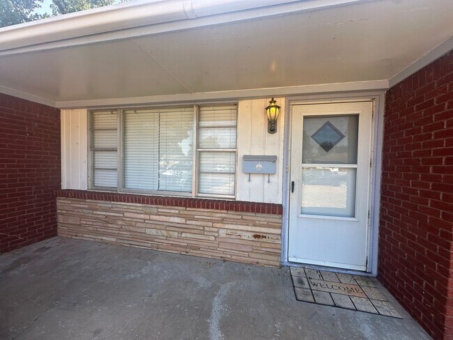 Building Photo - 2524 Eagle Dr