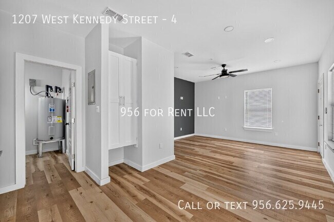 Building Photo - 1207 W Kennedy St