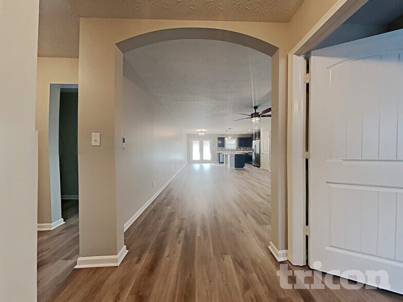 Building Photo - 7952 Apalachee Dr