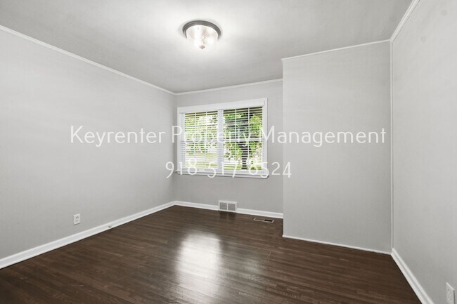 Building Photo - 3325 S Yorktown Ave