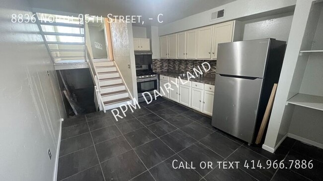 Building Photo - 8836 N 95th St