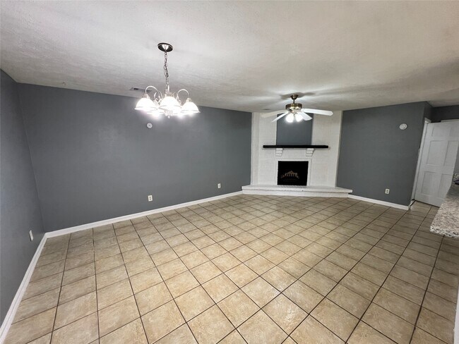 Building Photo - 14003 Hollow Pines Ct