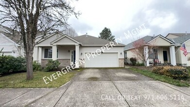 Building Photo - Spacious 3BR/2BA Home with Fenced Backyard...