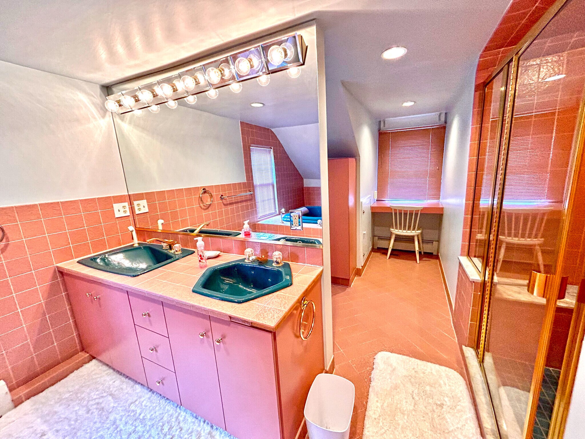 Master Bath - Double Sinks - 18 Grove St