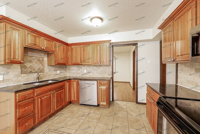 Building Photo - 5817 NW 70th St