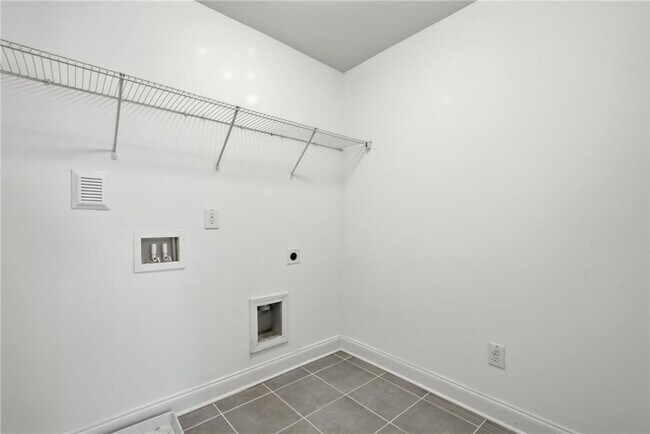 Building Photo - 1450 Baygreen Rd