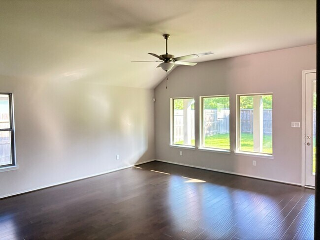 Building Photo - 543 Chestnut Reef Ct