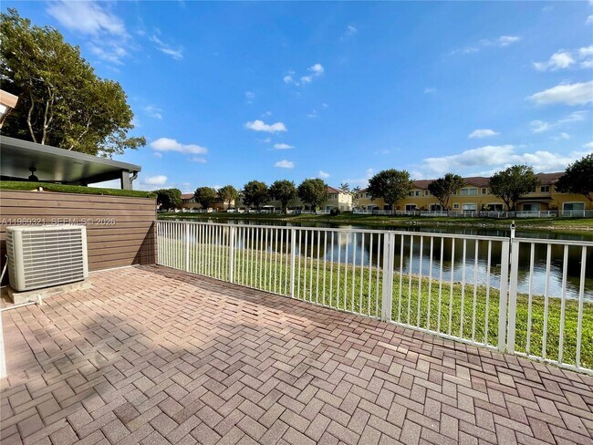 Building Photo - 10844 NW 84th St