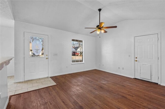 Building Photo - 2101 Blueberry Ln