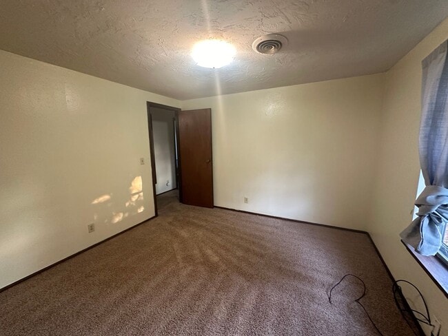 Building Photo - 109 N Choctaw Rd