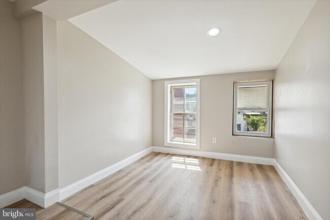 Building Photo - 614 Minor St