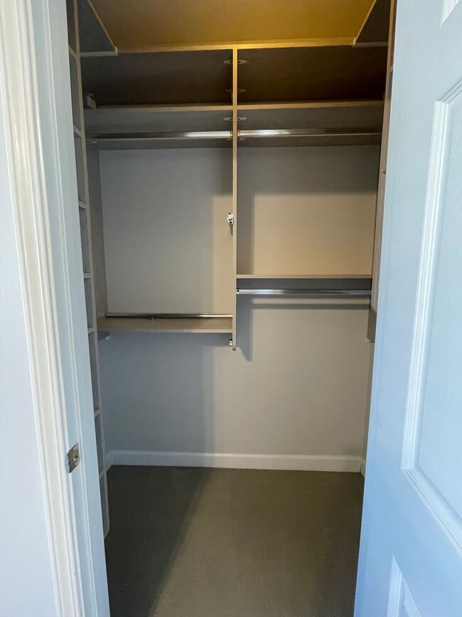 Building Photo - 2310 Elliott Ave