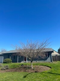 Building Photo - 3 BD Ranch Style Home with Garage & Large Lot