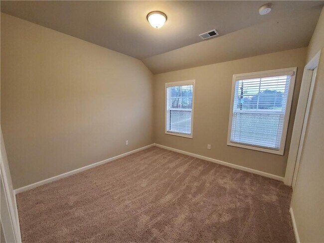 Building Photo - 747 Calvin Pk Dr