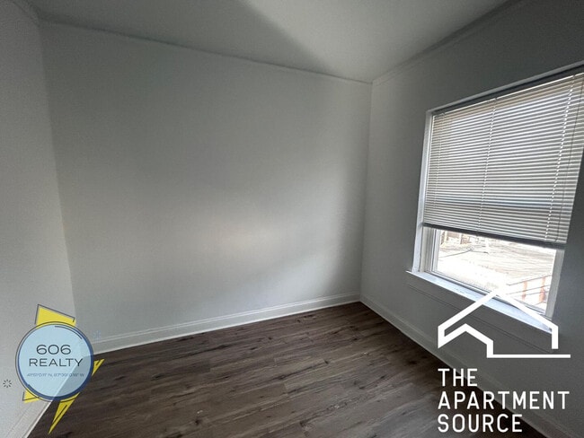 Building Photo - 2004 W Jarvis Ave