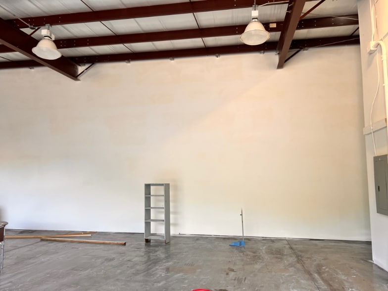 Building Photo - 128 Elk Dr