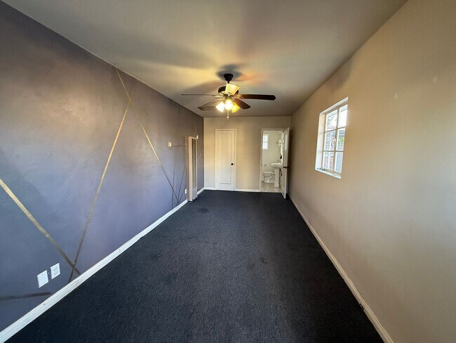 Building Photo - Flexible Living 4 Bedroom Home with Pool & Garage