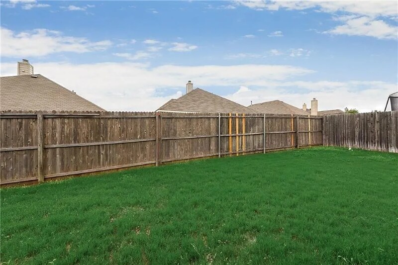 Building Photo - 3320 Lone Brave Dr