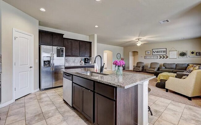 Building Photo - 4 Bed 2 Bath Home on Corner lot in Deer Creek Schools!