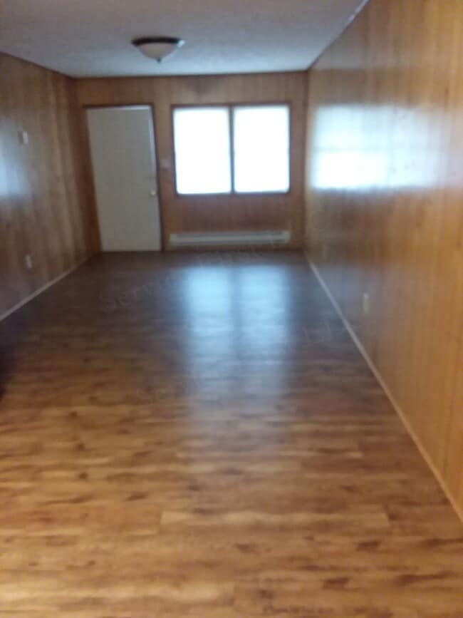 Building Photo - Bolivar MO 1 Bed, 1 Bath Apartment