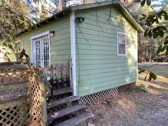 Building Photo - 460 County Rd 2212
