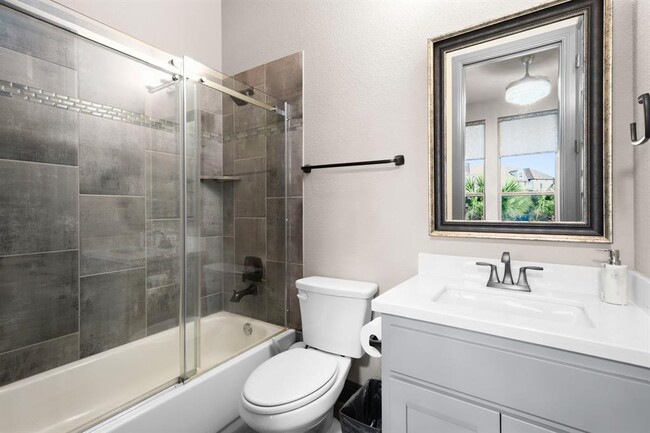 Building Photo - 5916 Davenport Divide Rd