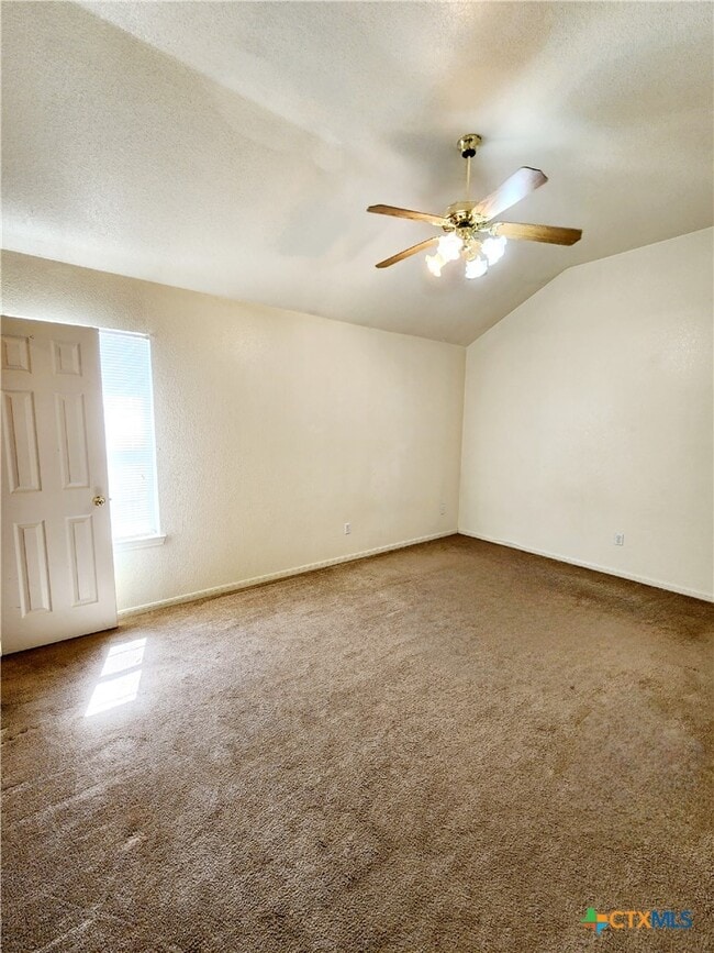 Building Photo - 3208 Raven Dr