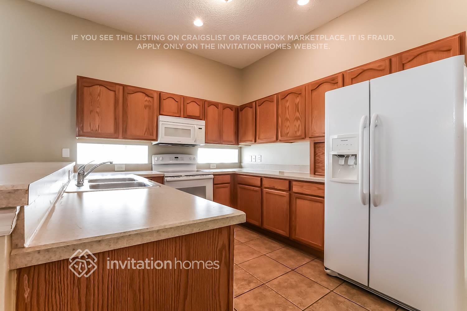 Building Photo - 400 Oak Springs Ct