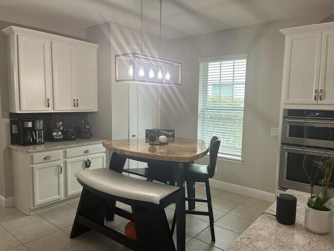 Building Photo - 6940 Bridgman St