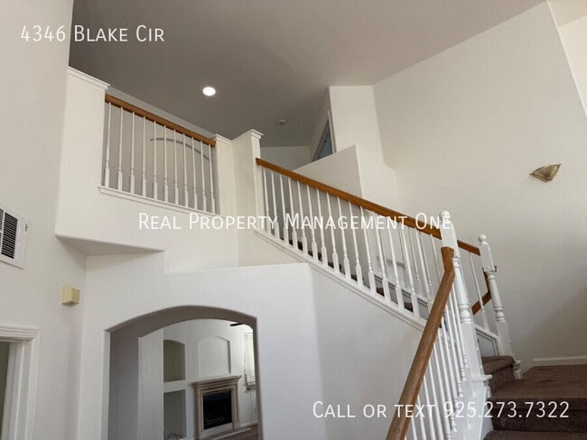 Building Photo - 4346 Blake Cir