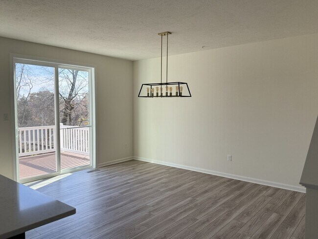 Building Photo - Moon Township