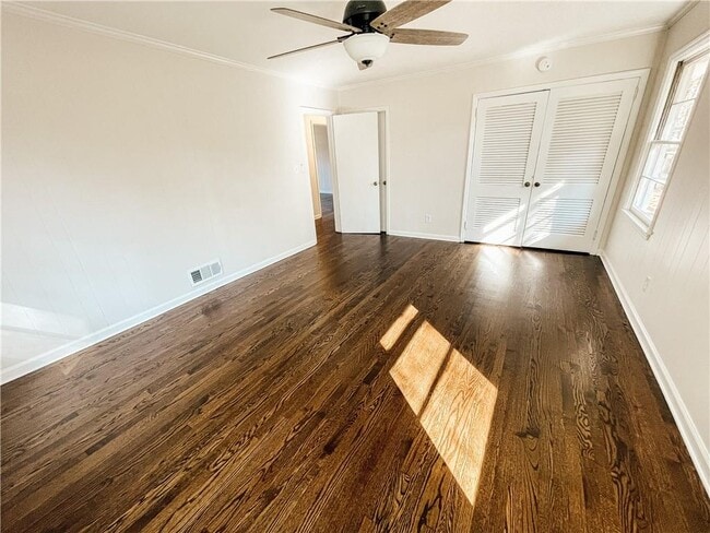 Building Photo - 359 N Victoria Rd