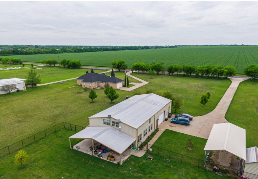 Building Photo - 1306 Broadhead Rd