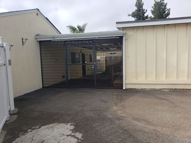 Building Photo - Studio Cottage w/ large storage shed!
