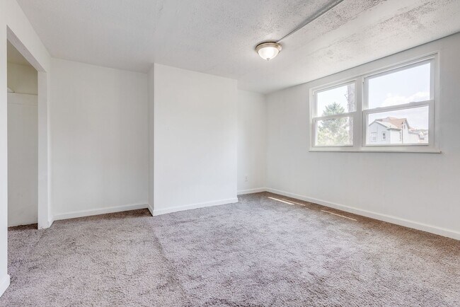 Building Photo - 215 Millbridge St