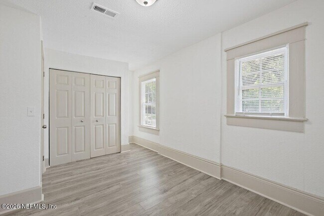Building Photo - 3058 Rosselle St