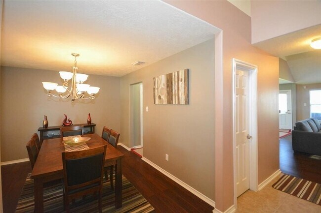 Building Photo - 3008 Middletrace Ln