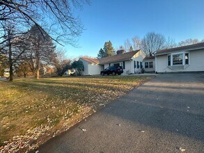 Building Photo - Charming 3BR House in Westborough