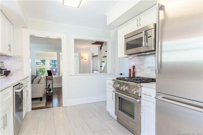 Building Photo - 303 Wakeman Rd