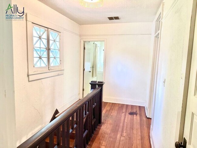 Building Photo - 114 Maywood Ln