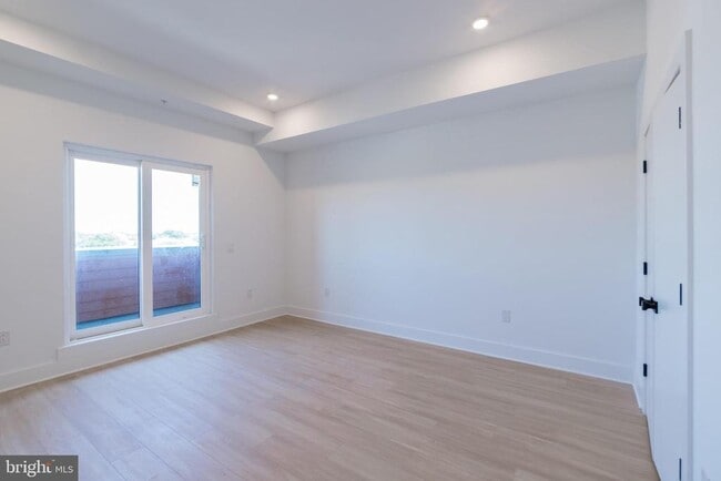 Building Photo - 4408 Lancaster Ave