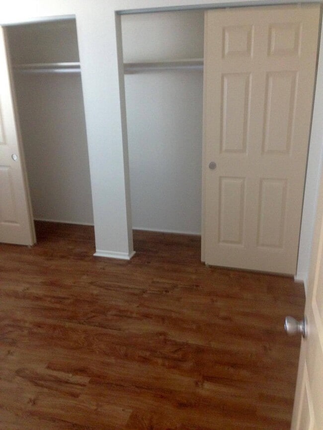 Building Photo - 715 Parker St