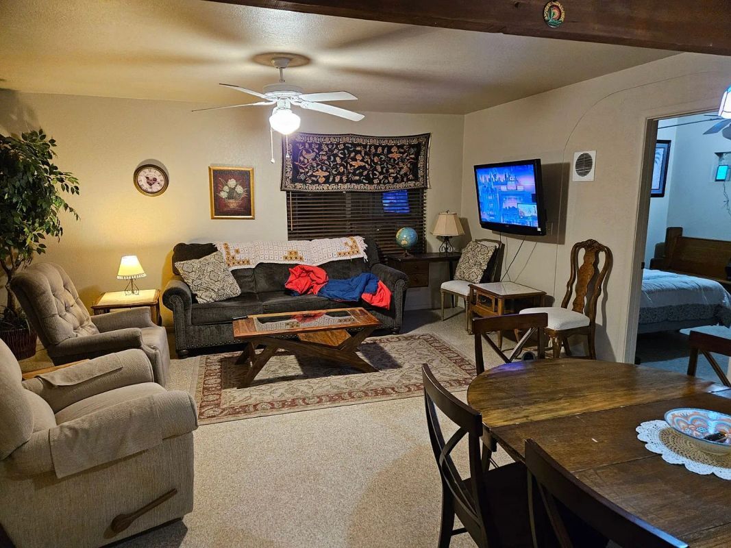 Building Photo - 820 S Yaqui Dr