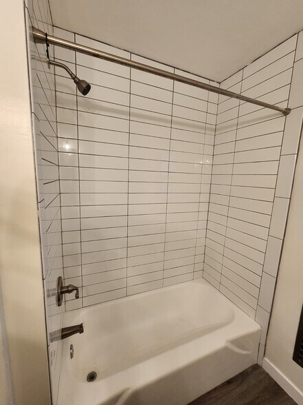 Building Photo - 701 S Osage Ave