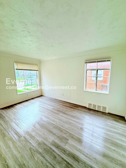Building Photo - 20527 Rosemont Ave