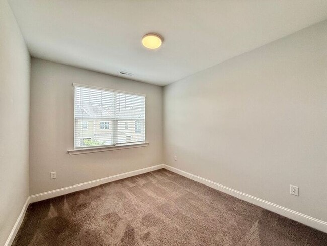 Building Photo - 414 Shale Creek Dr