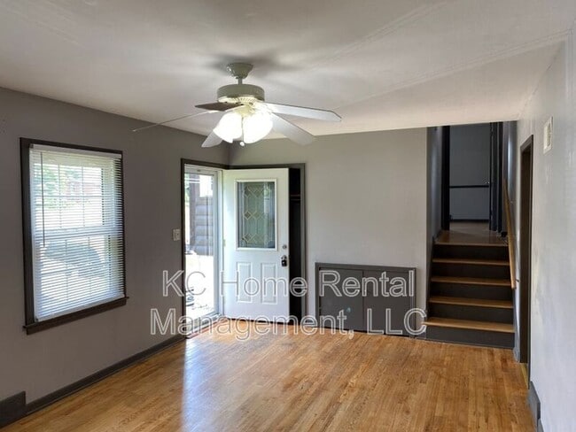 Building Photo - 1519 NE Englewood Rd
