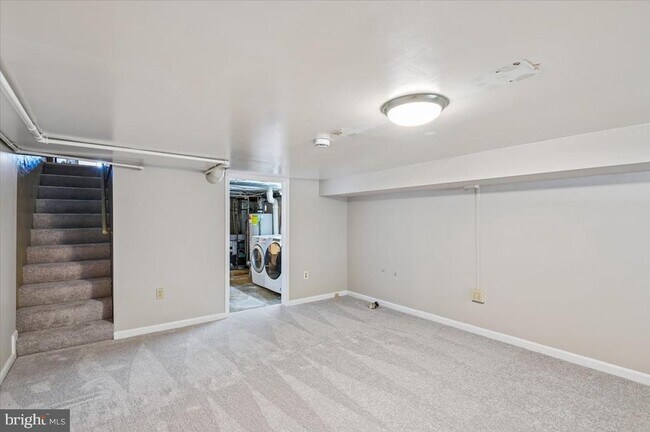 Building Photo - 3720 Foster Ave