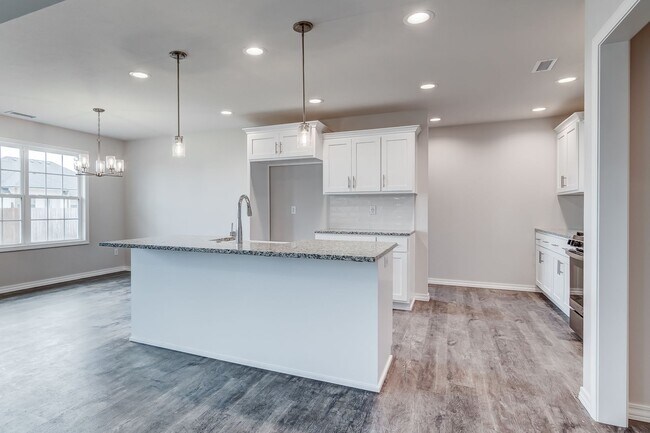 Building Photo - Beautiful, brand-new, 3-bedroom, 2-bath home in Nixa with a 3-car garage.